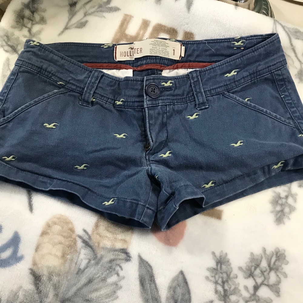 Hollister  shorts  size 1